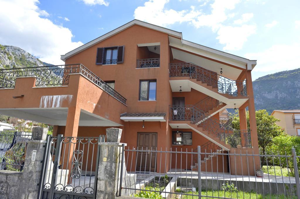 Apartment Damjan Котор Екстер'єр фото